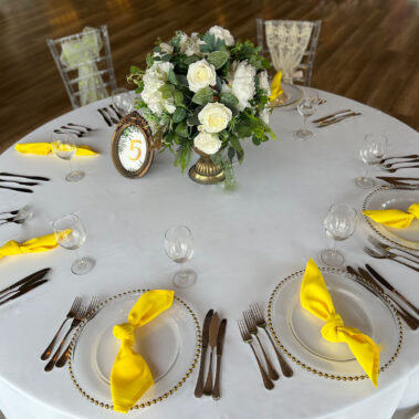 flori albe pe cupa 1