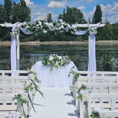 Ceremony bay lac